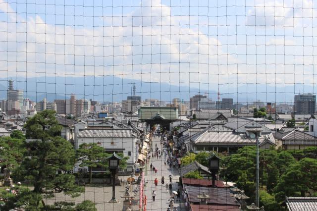 善光寺　山門からの眺め